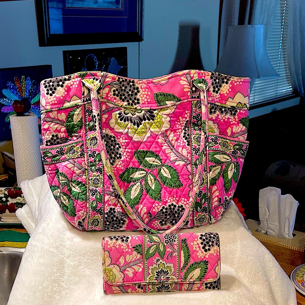 Vera Bradley “Priscilla Pink” Campus Shoulder bag w/Wallet - Picture 1 of 14